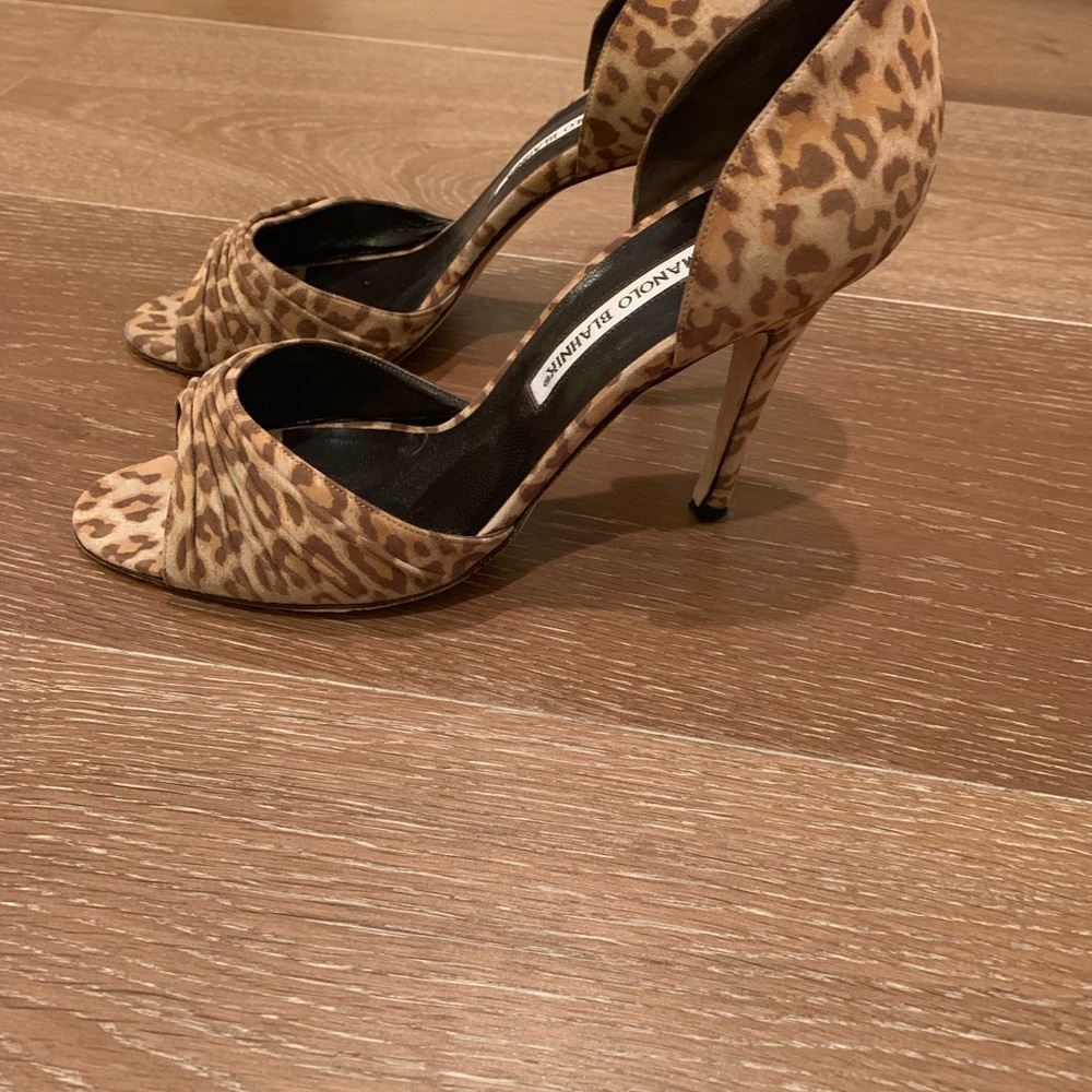 COPY - Manolo Blahnik suede d’Orsay pumps